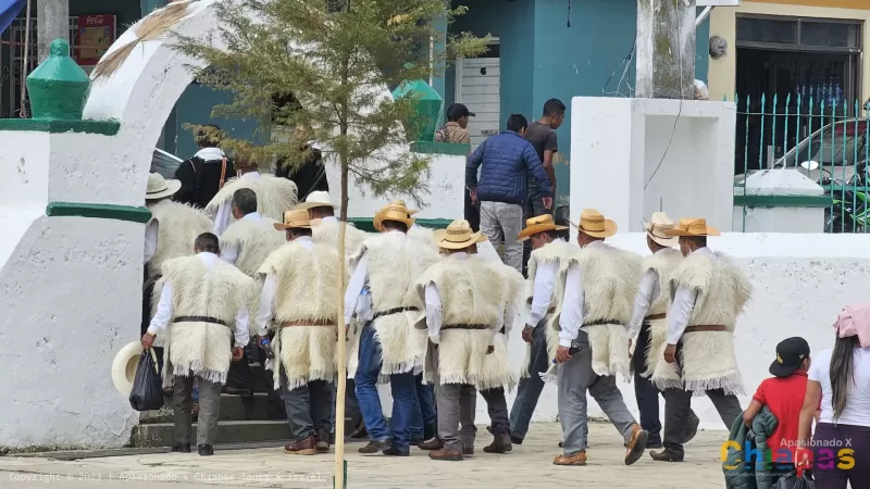 Policías en san juan Chamula