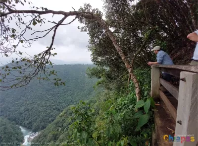 Espejismos Temporales: Reflexiones sobre el Mirador ojo de Agua