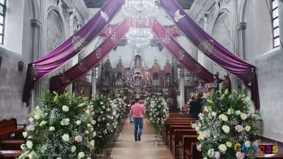 Interior de la iglesia en Zinacantan