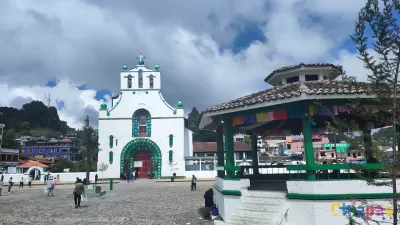 Pueblos Indígenas de San Juan Chamula y Zinacantán